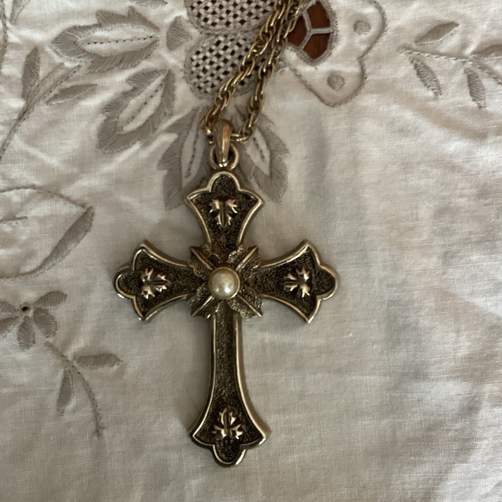 Sarah Coventry Gold Cross Necklace
